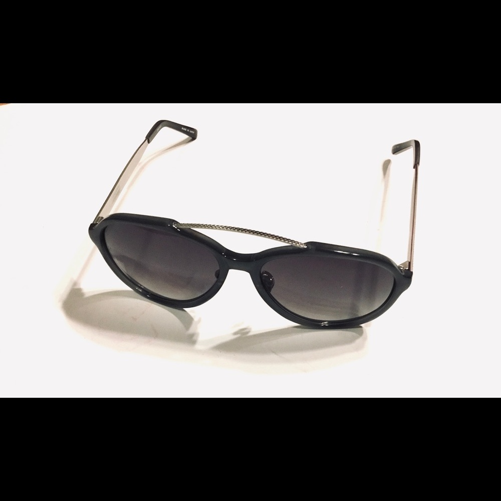 Linda Farrow Luxe 104 Sunglasses - Picture 2 of 7